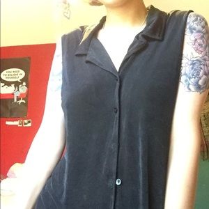 Heavy L George  all black sleeveless collar shirt